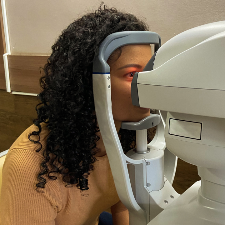 A woman gets her annual diabetes eye exam 